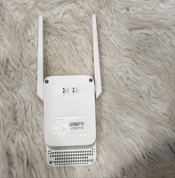 TP-Link Wi-Fi Range Extender - Picture 4 of 5